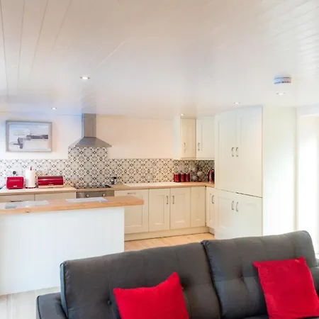 Ardnavaha House - Poolside Cottages Clonakilty Exterior photo