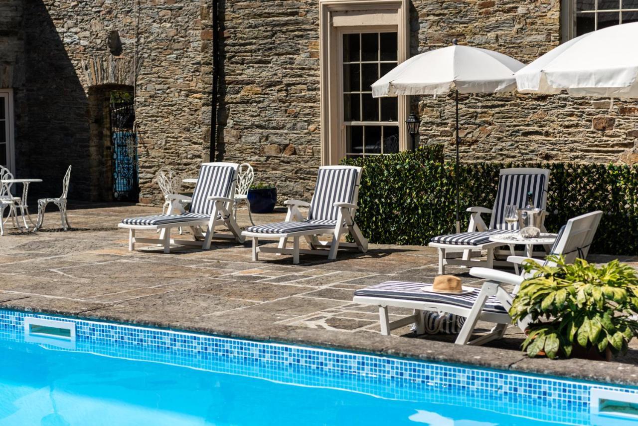Ardnavaha House - Poolside